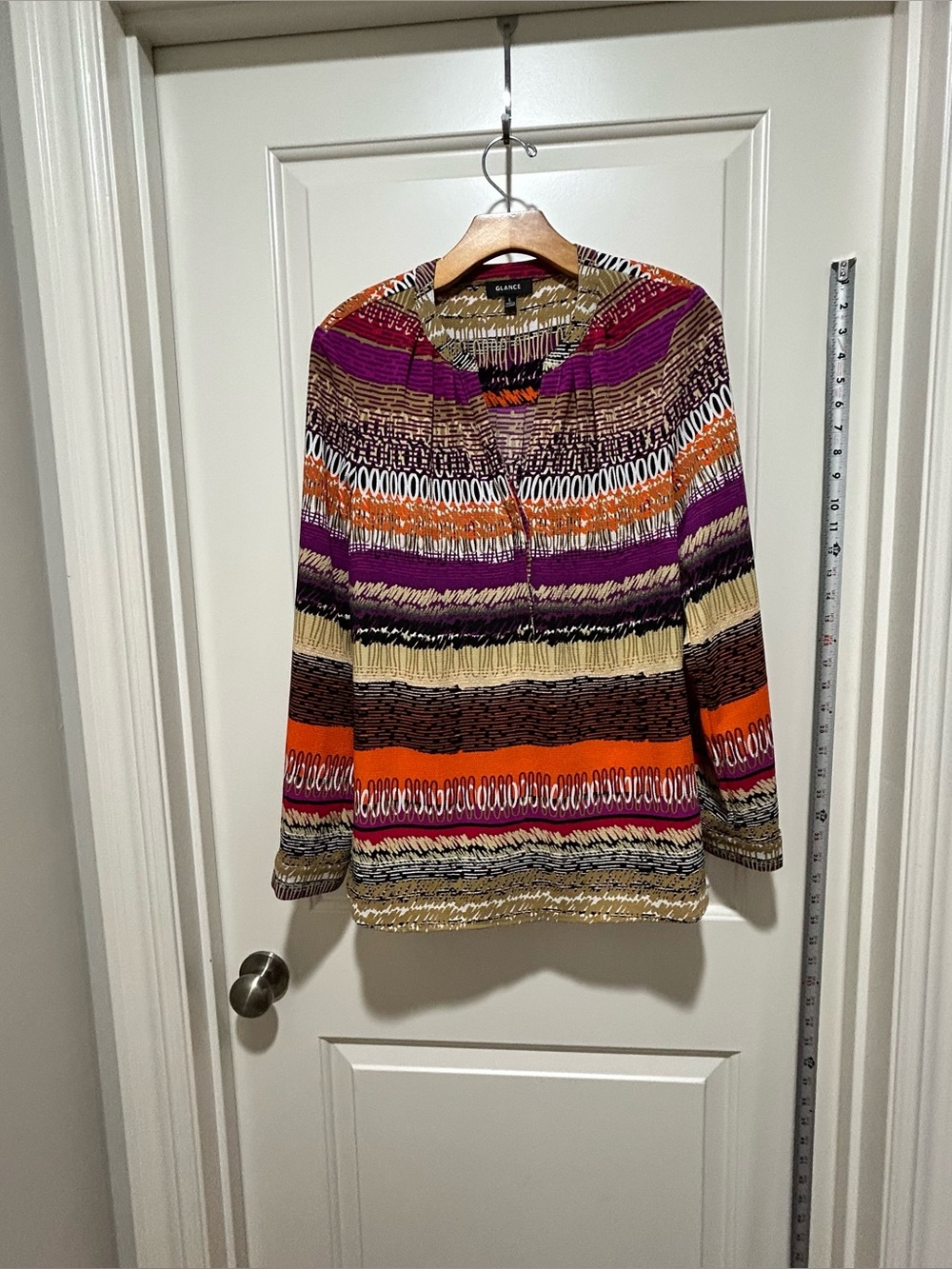 Glance size L Multicolor Striped V-Neck Women's long sleeve Top. Like New.